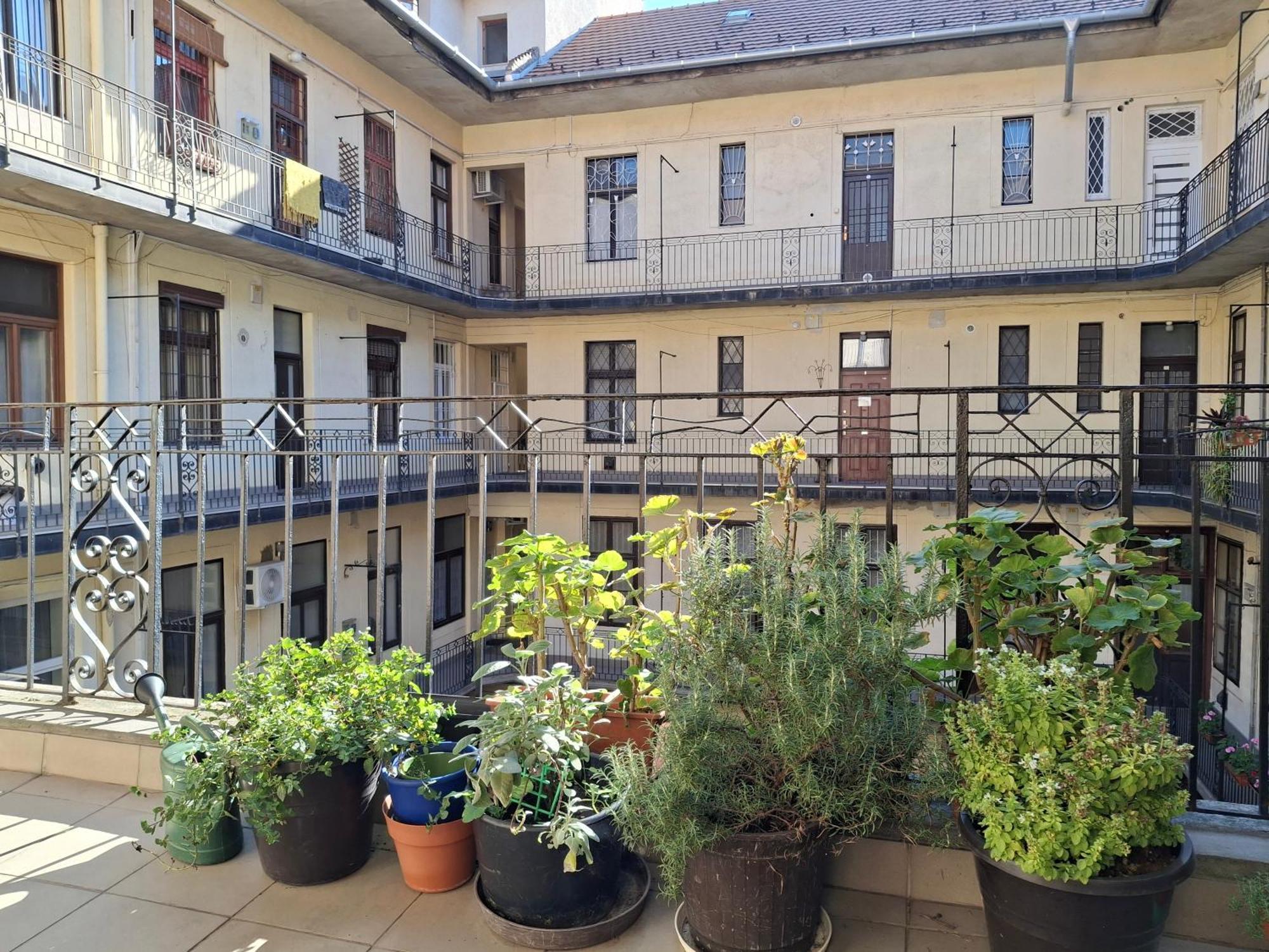 Central Oasis 2 Bd Apartment Budapeste Exterior foto